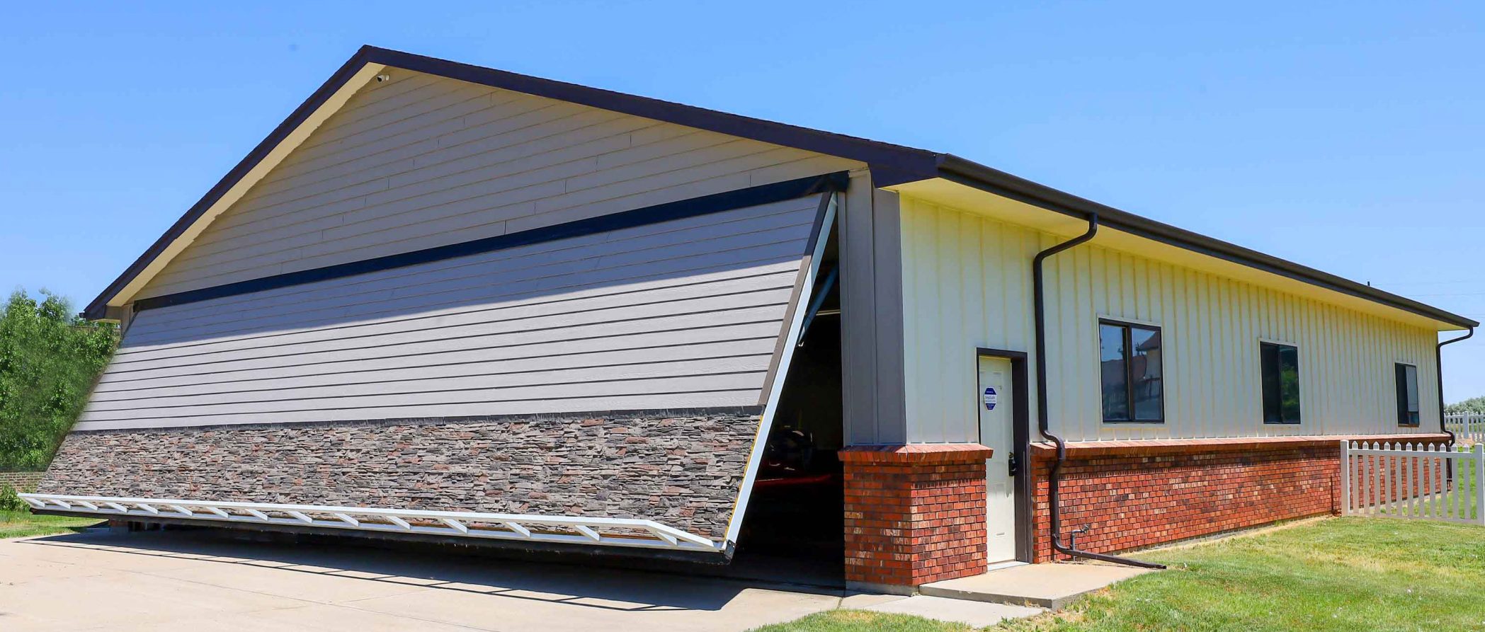 Stone On Hangar & PowerLift Stone On Hangar & PowerLift